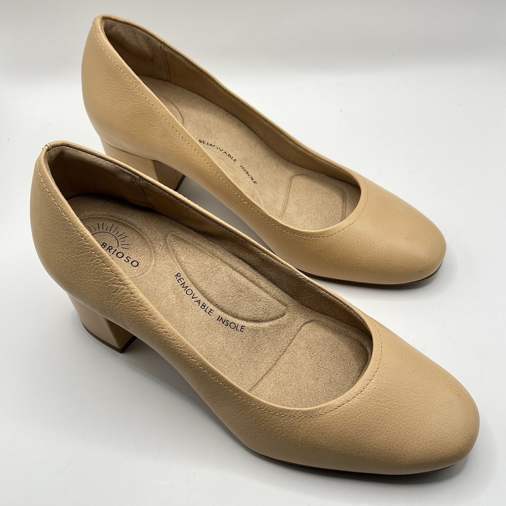 NWOT Brioso Leather Arita Dress Pump 8.5M Cream Office Professional Arch Support